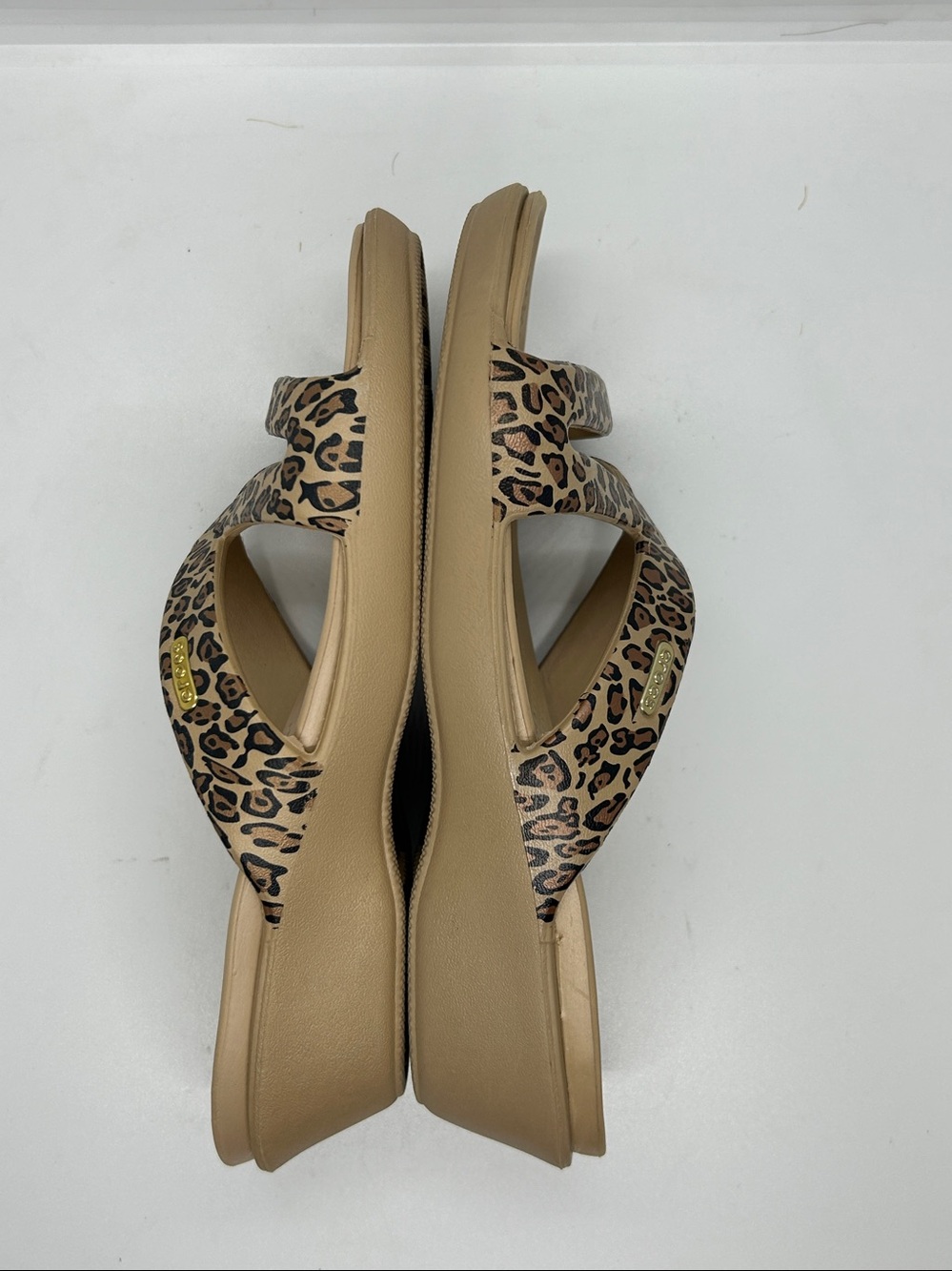 Crocs Sandals Women Sz 8 Leopard Cheetah Print Wedge Strappy Slides Animal Print - Picture 8 of 15